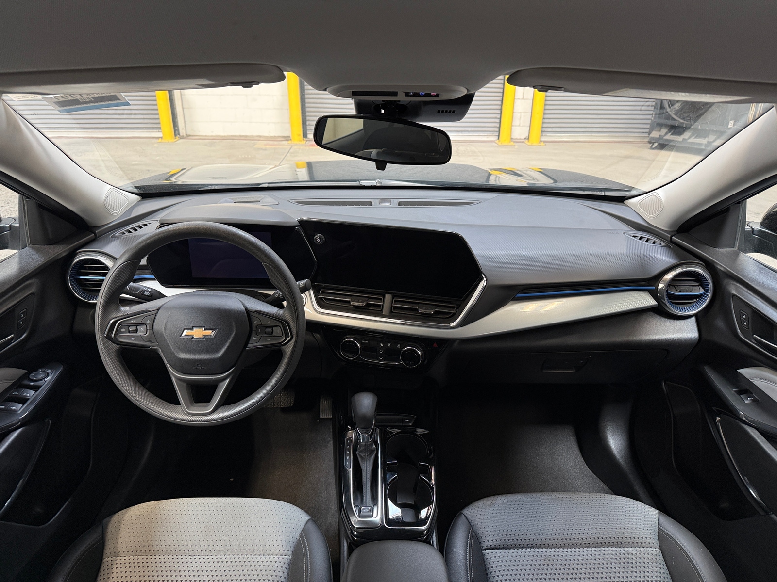 Thumbnail: 2025 Chevrolet Trax - 3