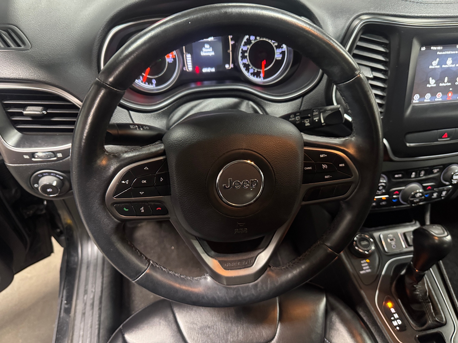 Thumbnail: 2019 Jeep Cherokee - 5