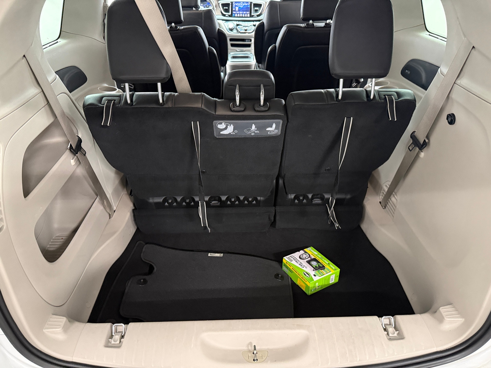Thumbnail: 2018 Chrysler Pacifica - 6