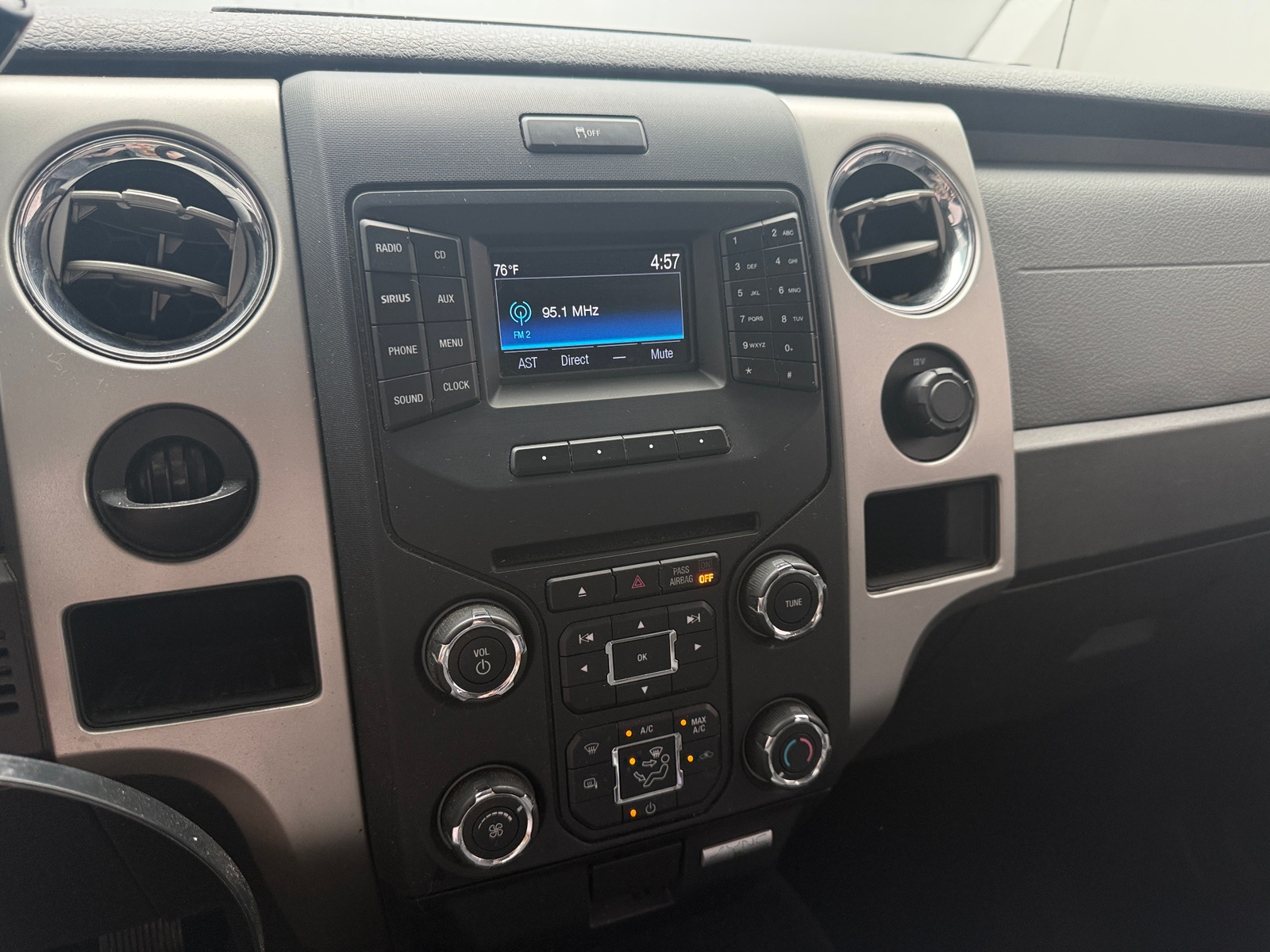 Thumbnail: 2014 Ford Econoline - 4