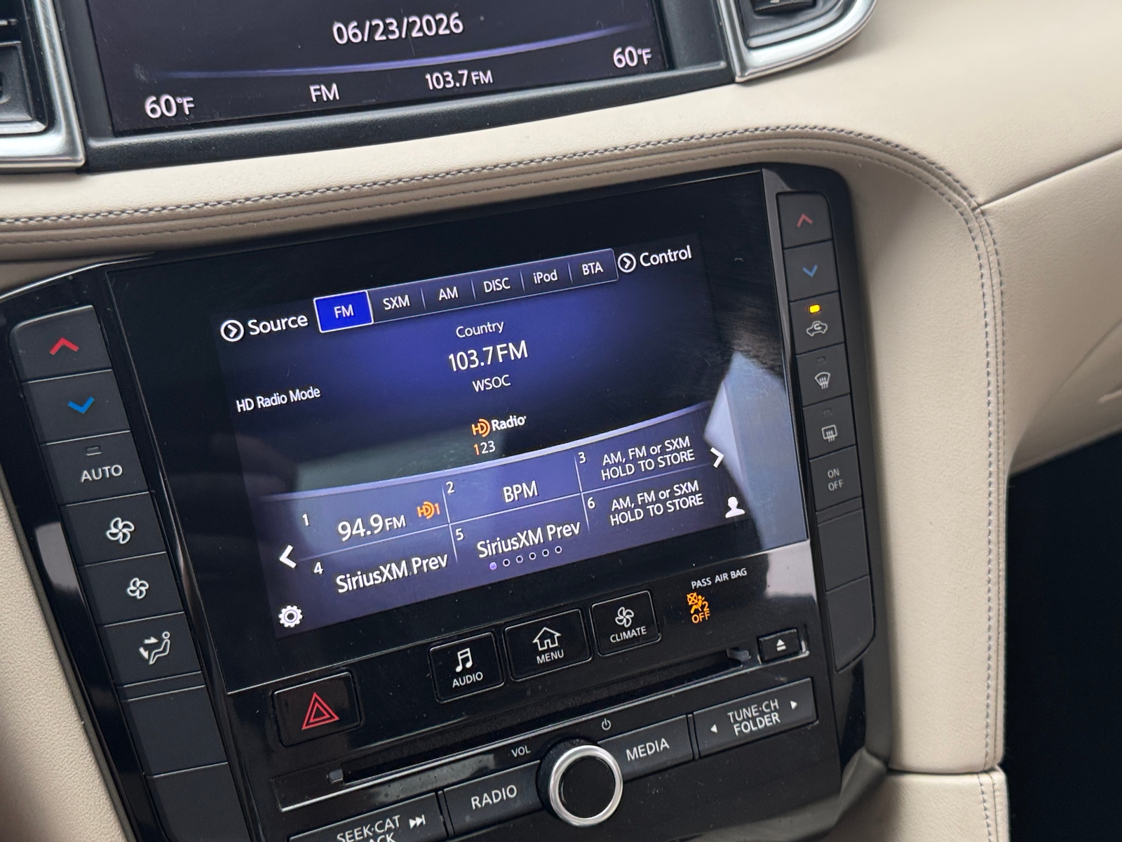 Thumbnail: 2019 INFINITI QX50 - 3