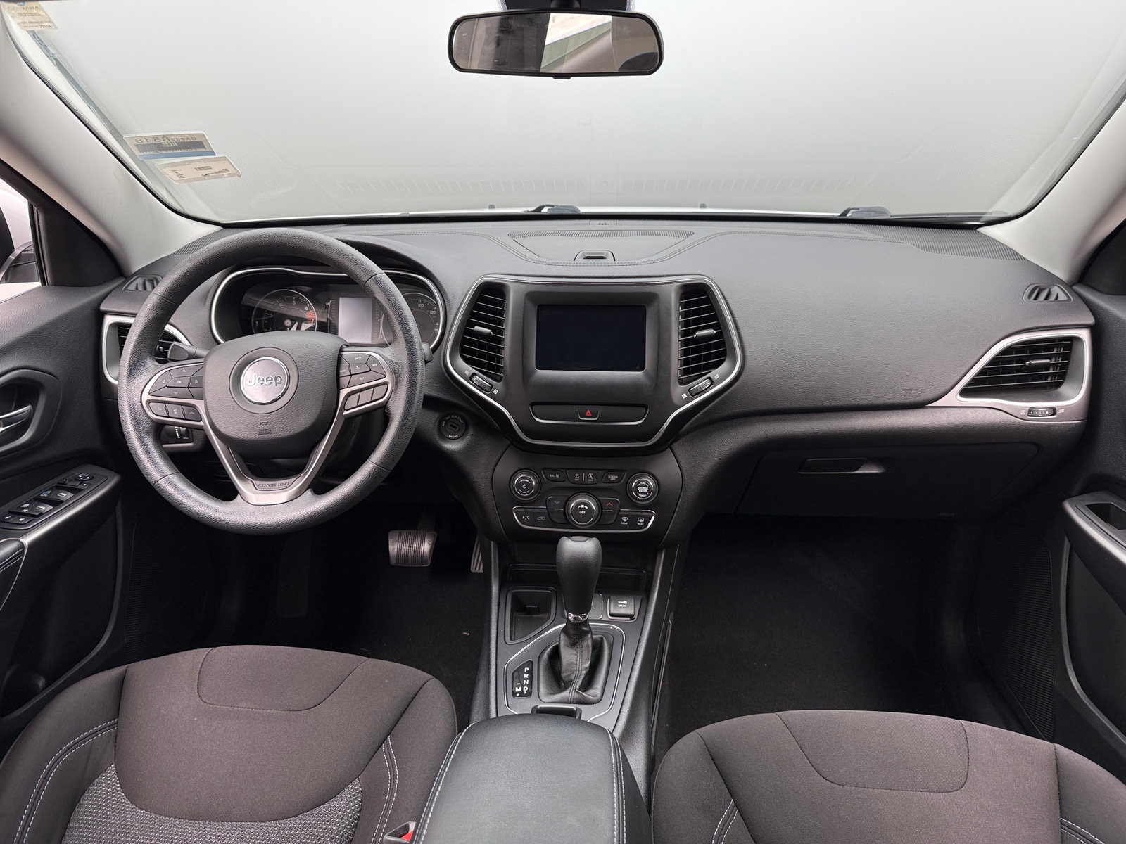 Thumbnail: 2019 Jeep Cherokee - 3