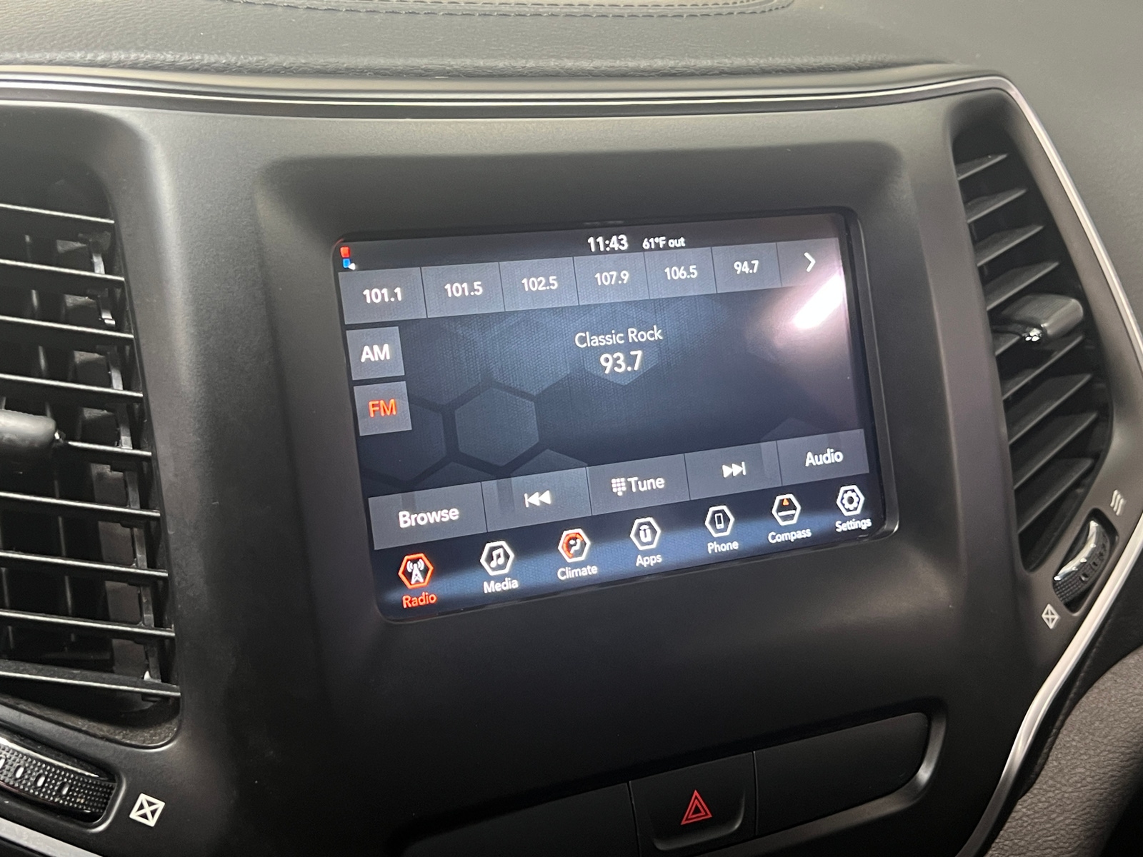 Thumbnail: 2019 Jeep Cherokee - 4