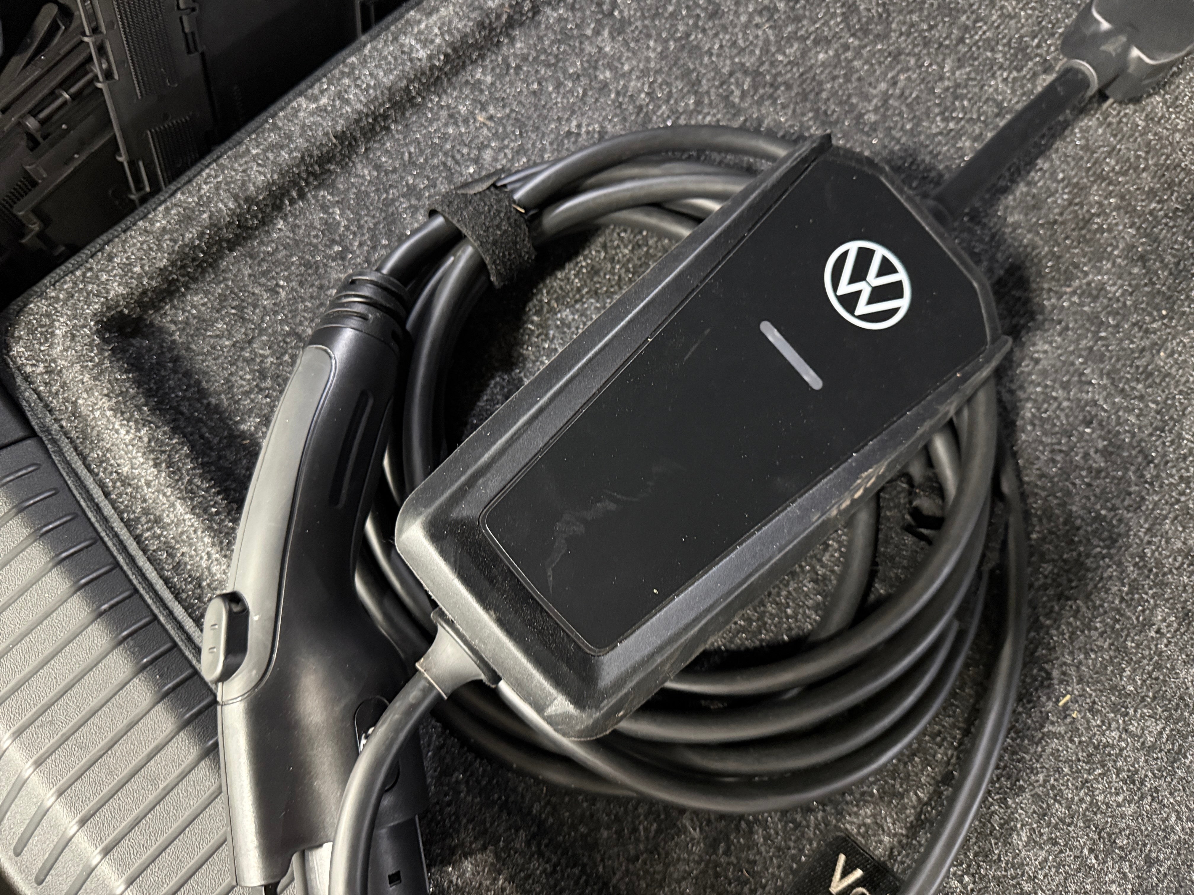Used 2025 Volkswagen ID.4 PRO with VIN 1V2DSPE88SC002677 for sale in Auburn, WA
