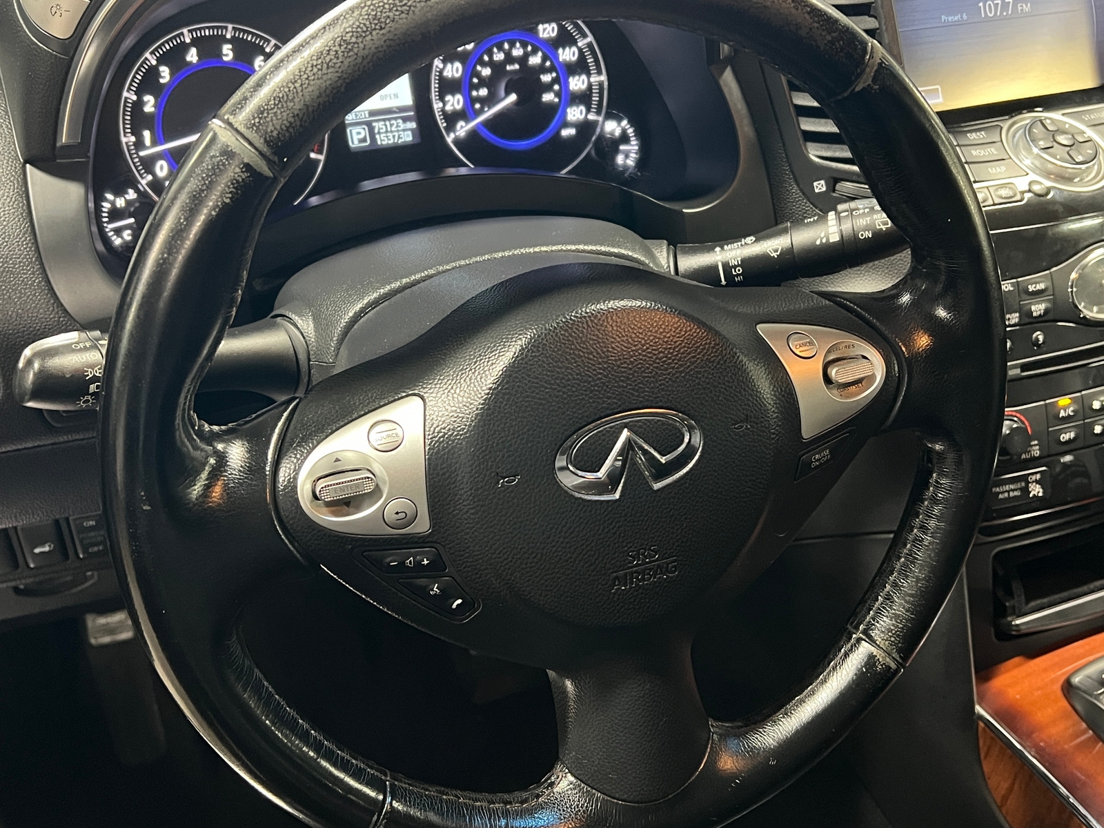 Thumbnail: 2016 INFINITI QX70 - 4