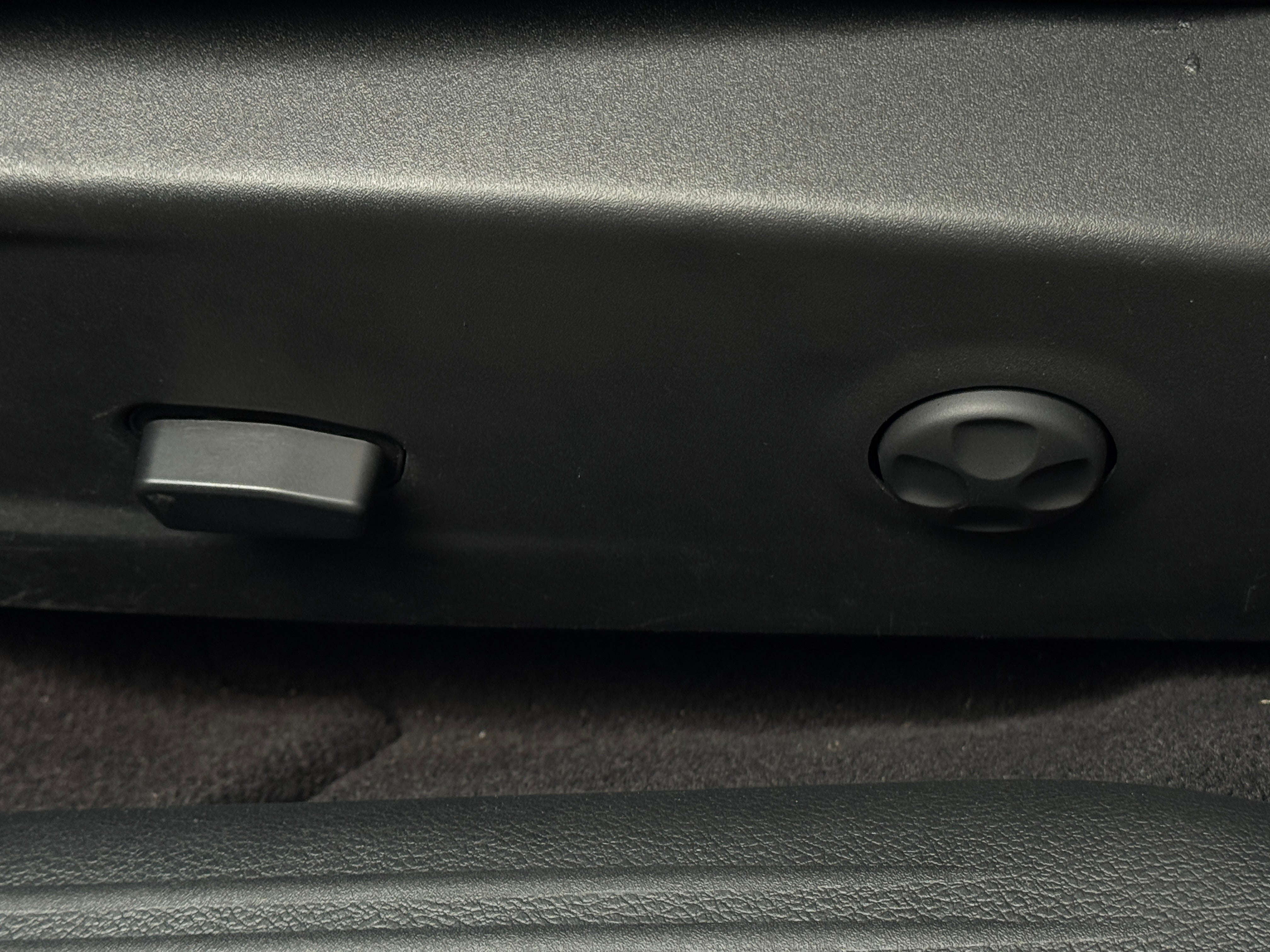2019 Dodge Challenger SXT - Photo 8