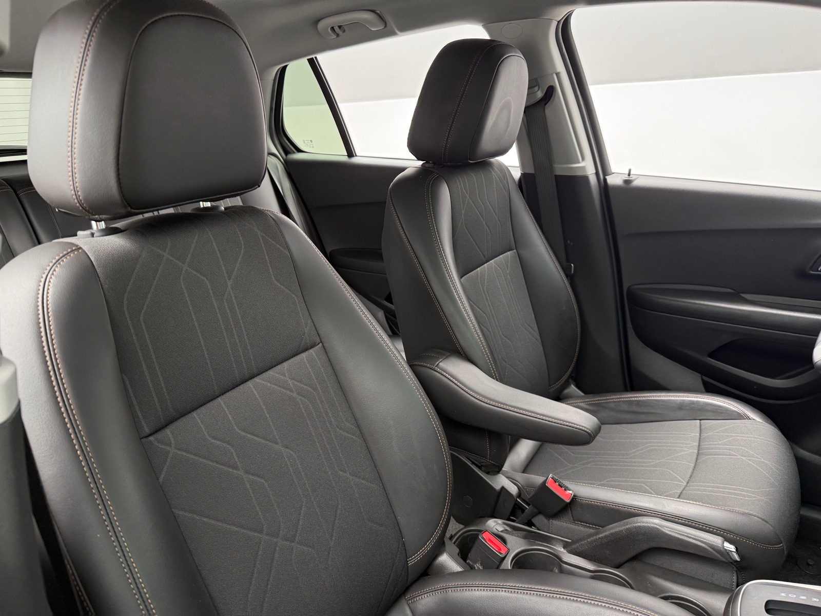 Thumbnail: 2022 Chevrolet Trax - 2