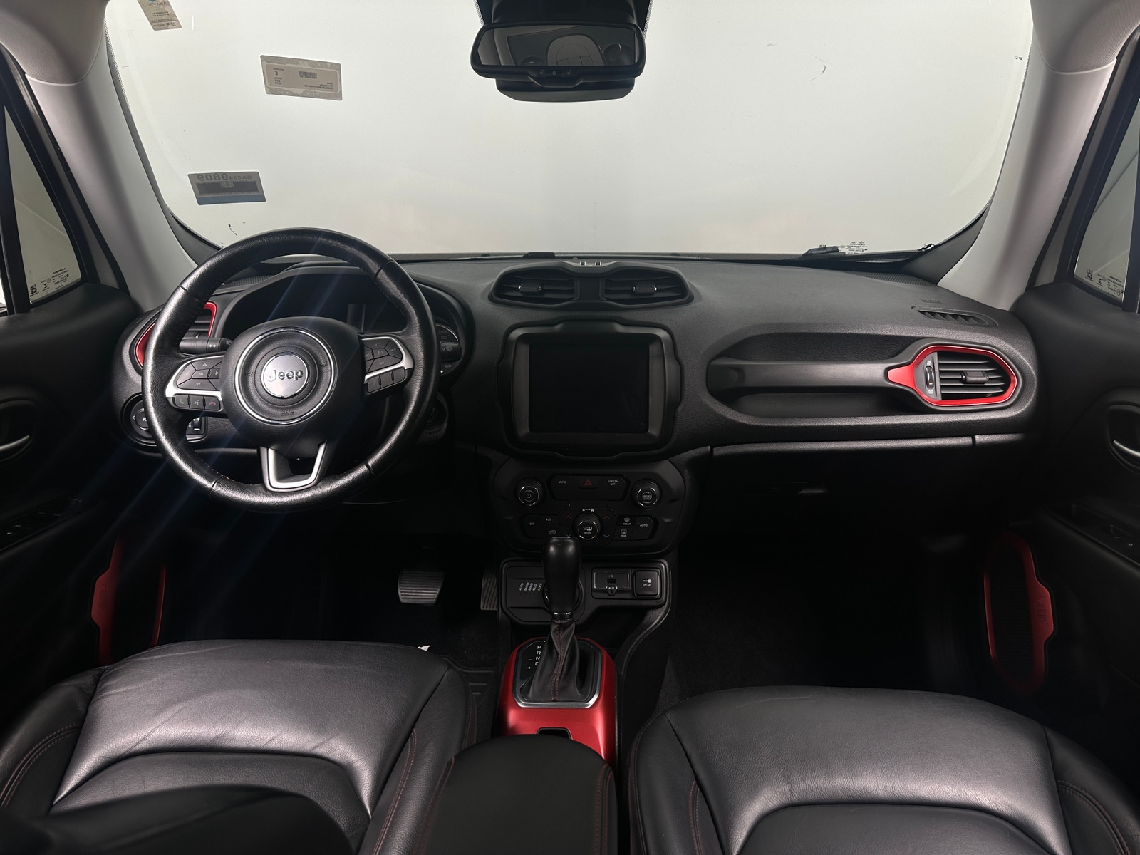 Thumbnail: 2018 Jeep Renegade - 3