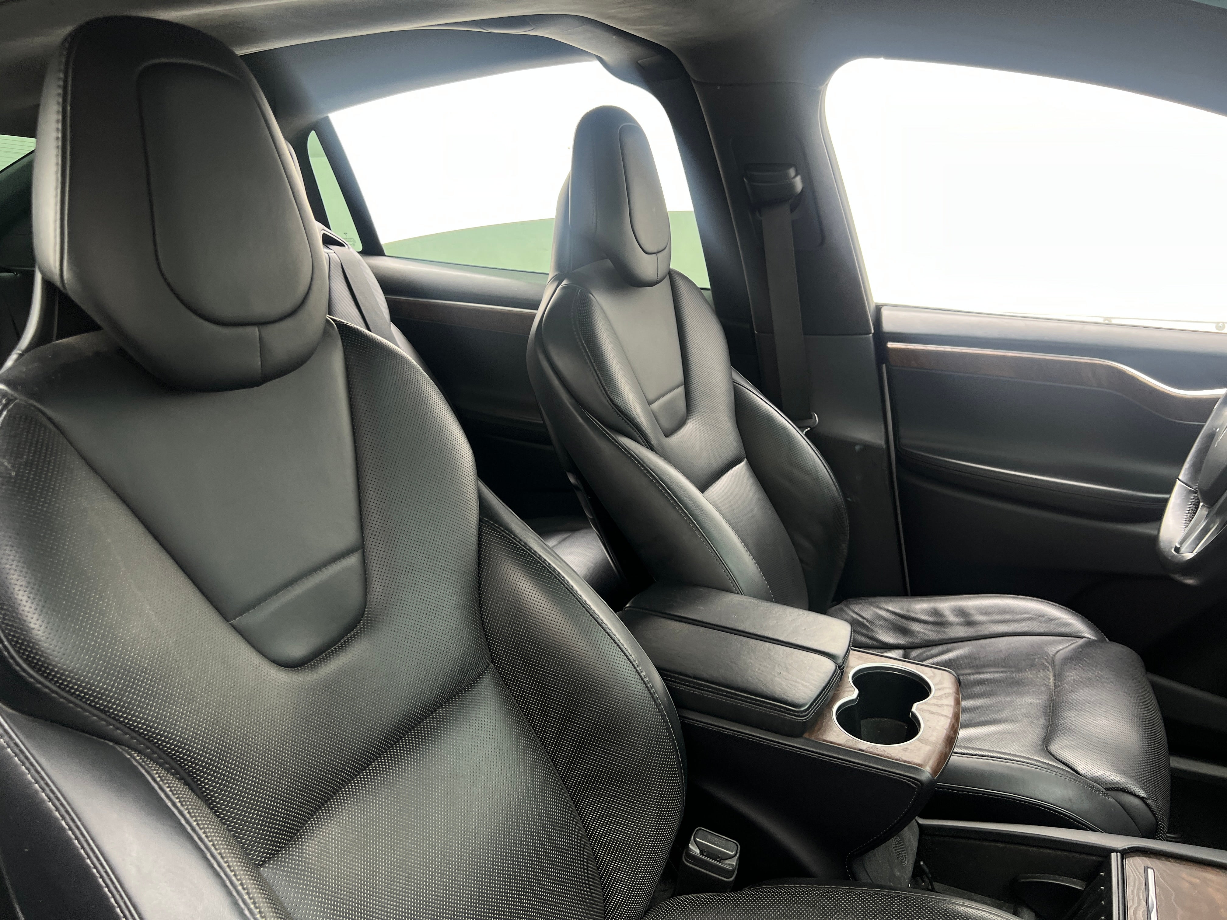 Used 2016 Tesla Model X 90D with VIN 5YJXCBE20GF010776 for sale in Auburn, WA
