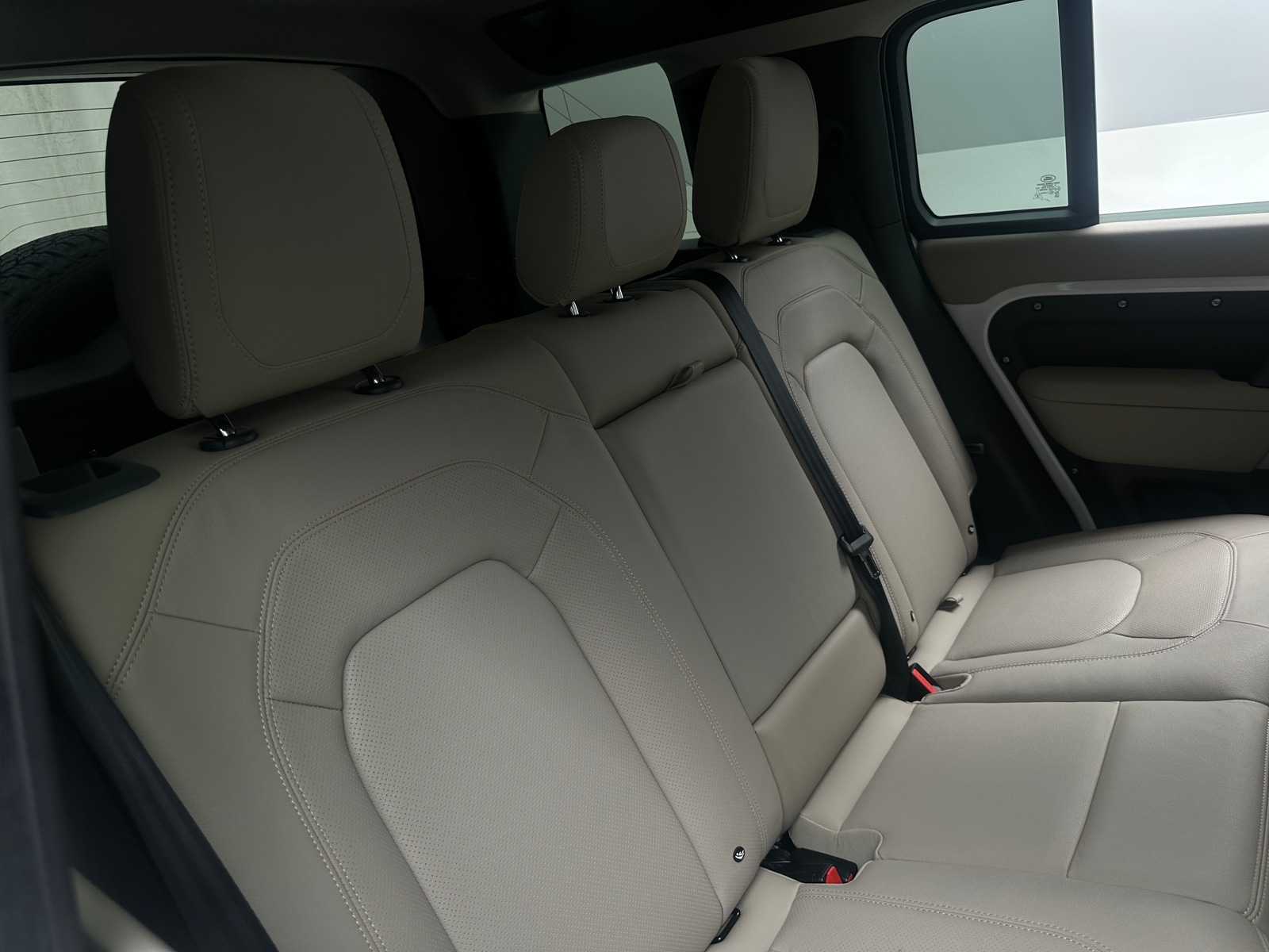 Thumbnail: 2024 Land Rover Defender - 5