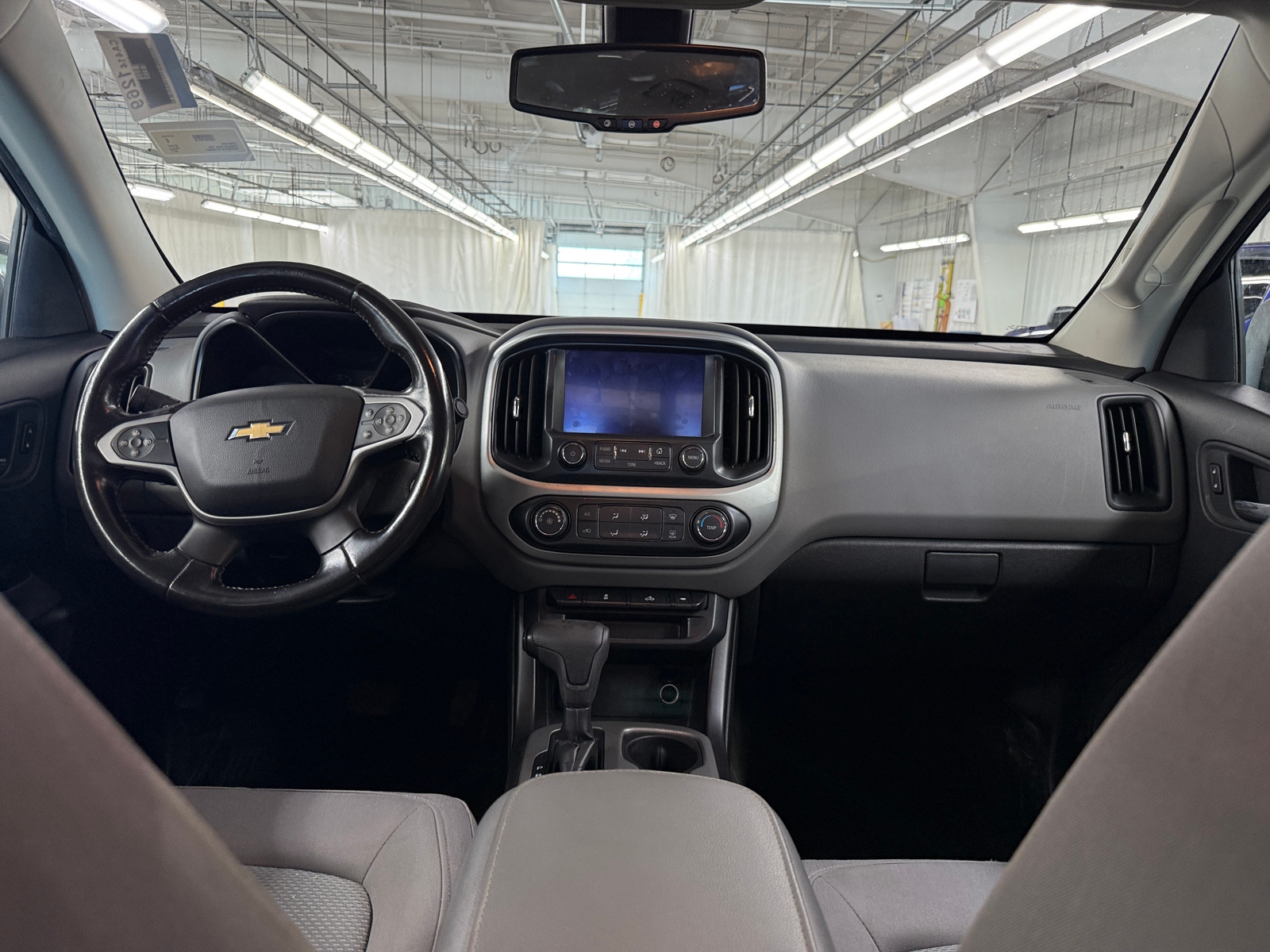 Thumbnail: 2017 Chevrolet Colorado - 3