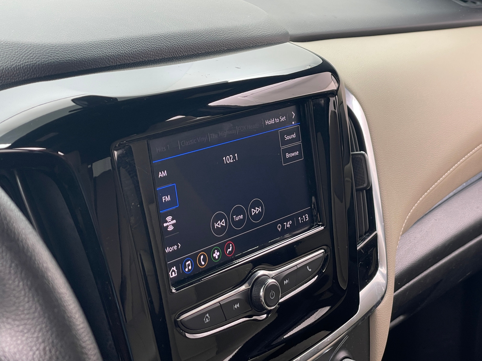 Thumbnail: 2022 Chevrolet Traverse - 4
