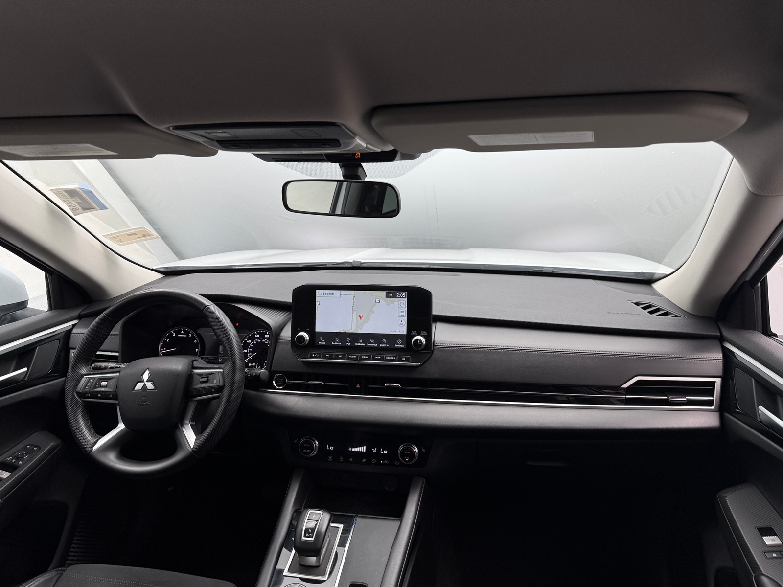 Thumbnail: 2023 Mitsubishi Outlander - 2
