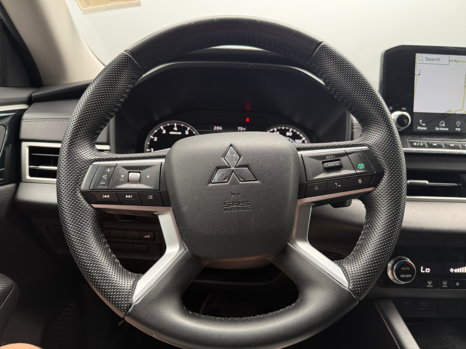 Thumbnail: 2023 Mitsubishi Outlander - 4
