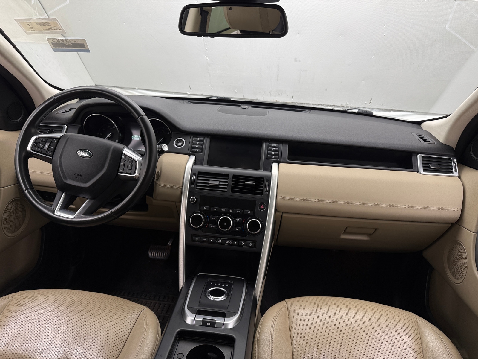 Thumbnail: 2019 Land Rover Discovery Sport - 2