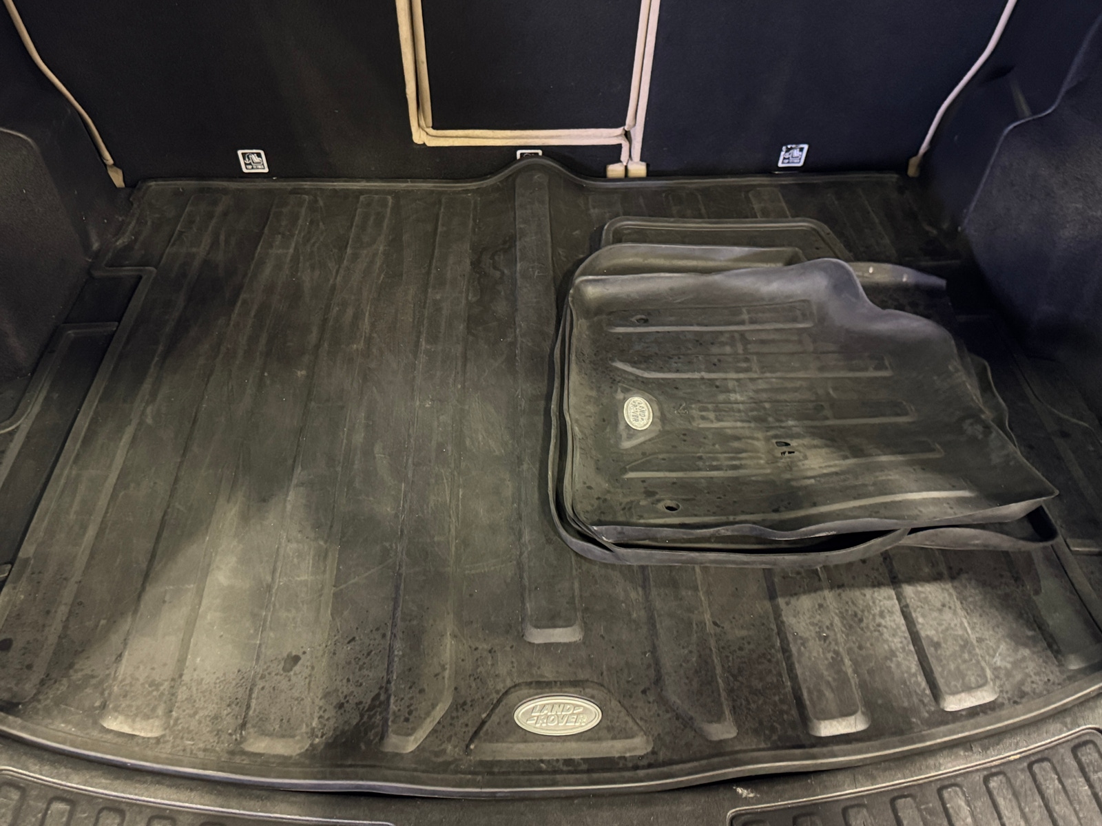 Thumbnail: 2019 Land Rover Discovery Sport - 6