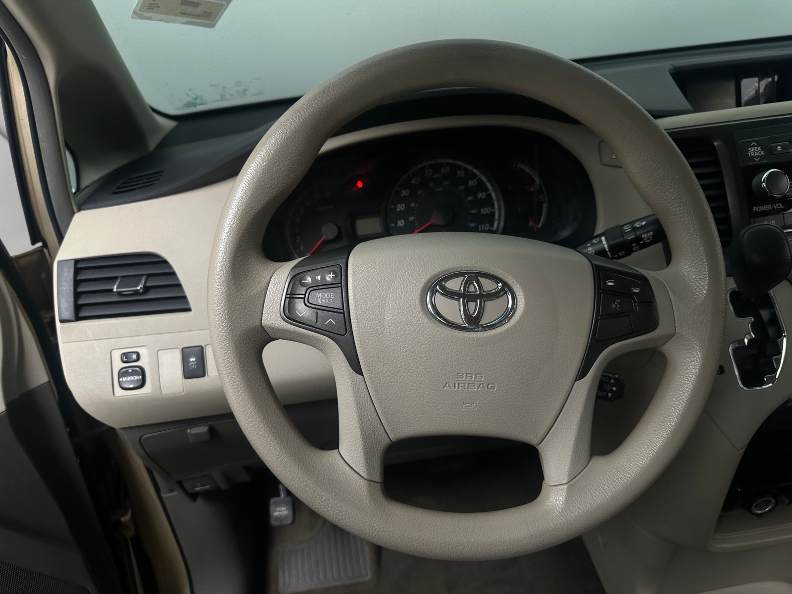 Thumbnail: 2012 Toyota Sienna - 5