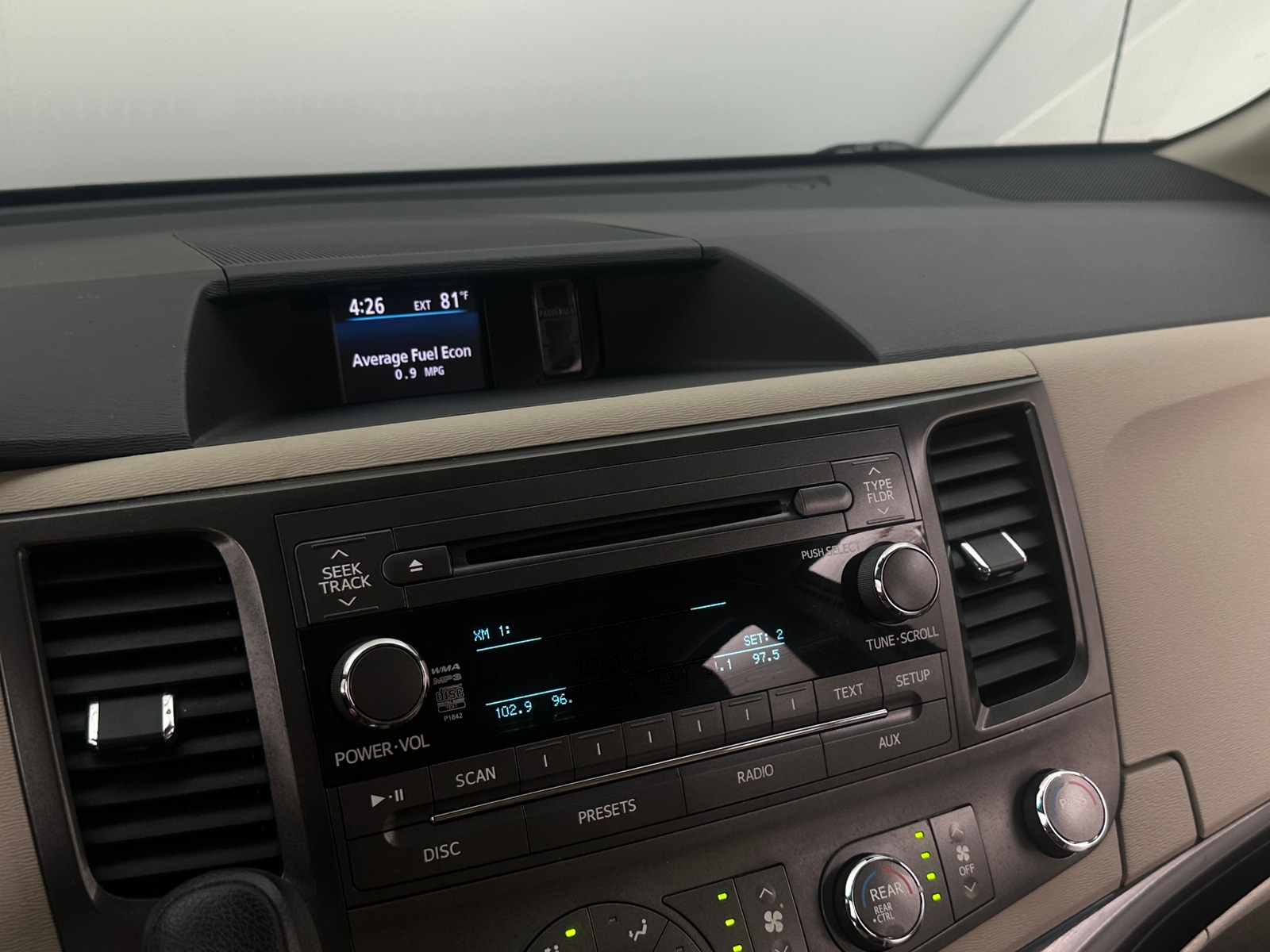 Thumbnail: 2012 Toyota Sienna - 4