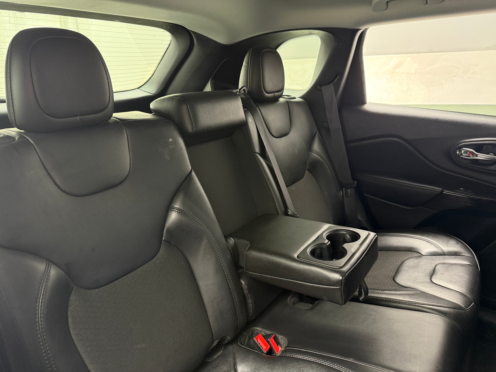 Thumbnail: 2020 Jeep Cherokee - 6