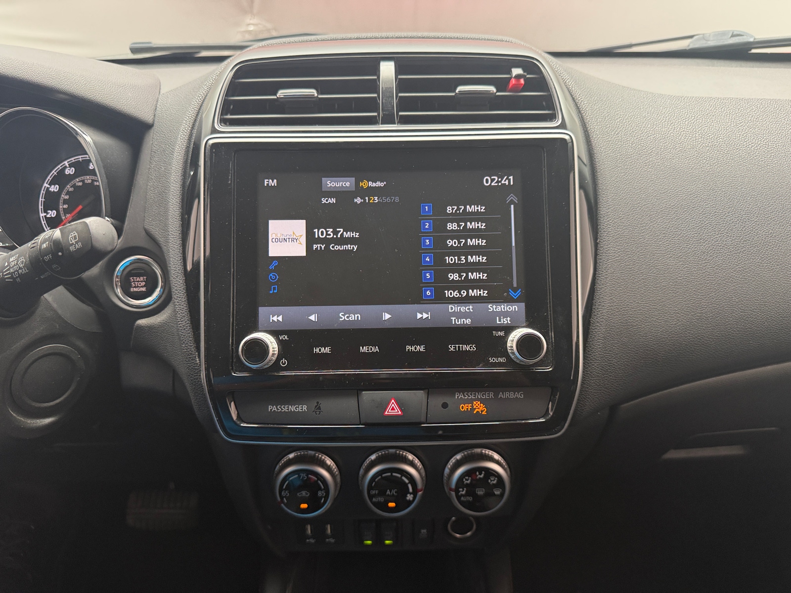 Thumbnail: 2023 Mitsubishi Outlander Sport - 4