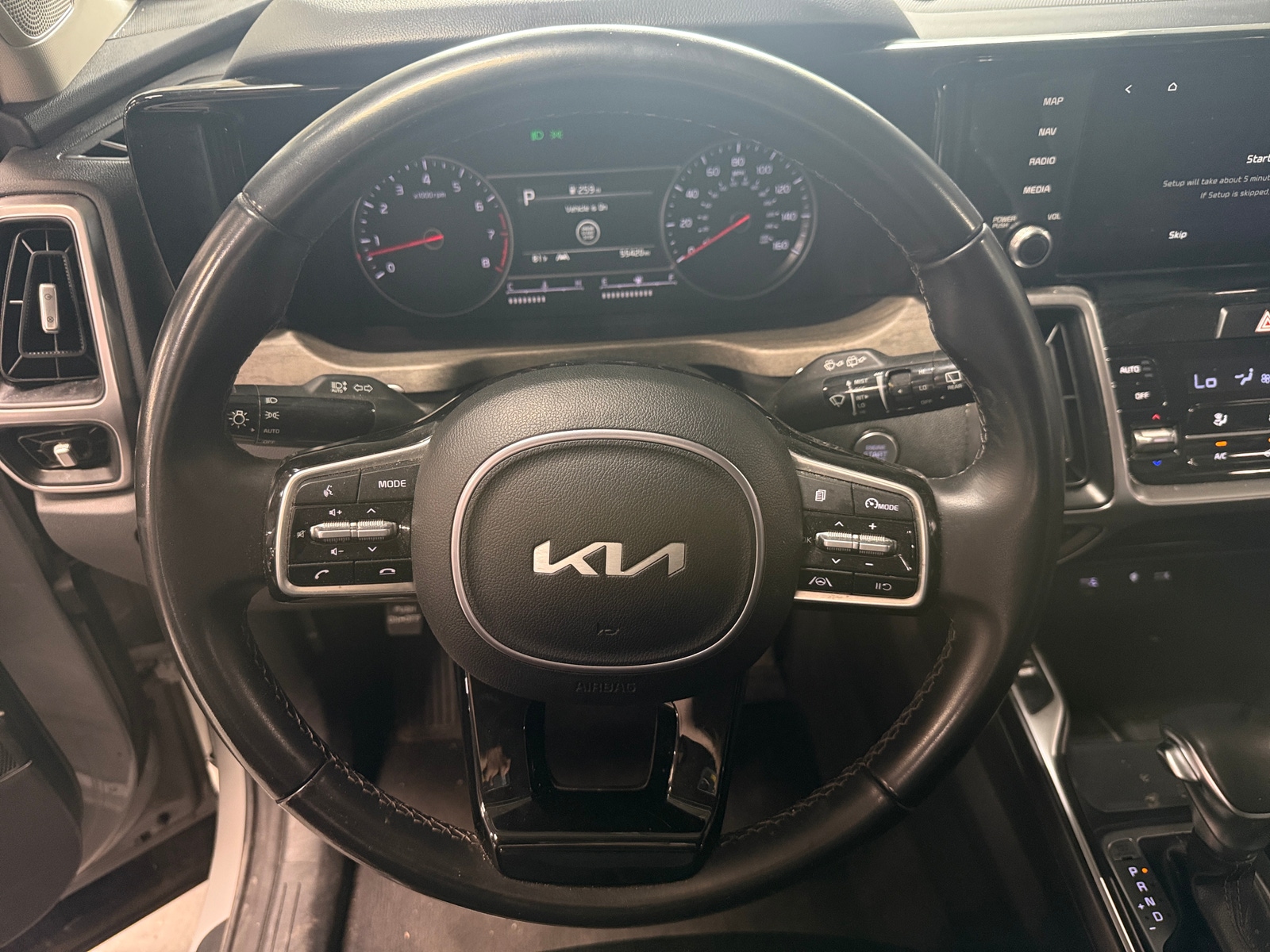 Thumbnail: 2023 Kia Sorento - 4