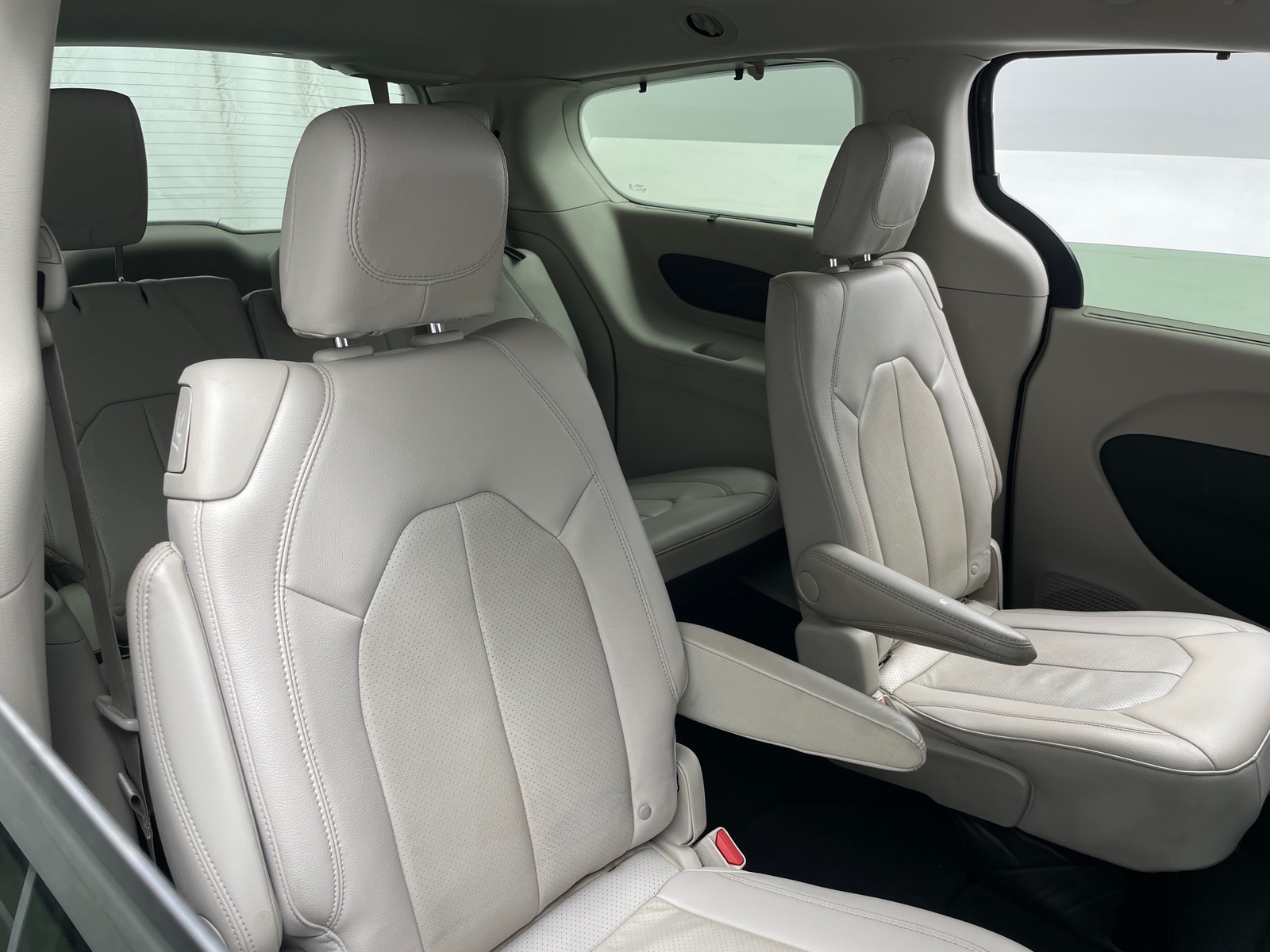 Thumbnail: 2021 Chrysler Pacifica - 5
