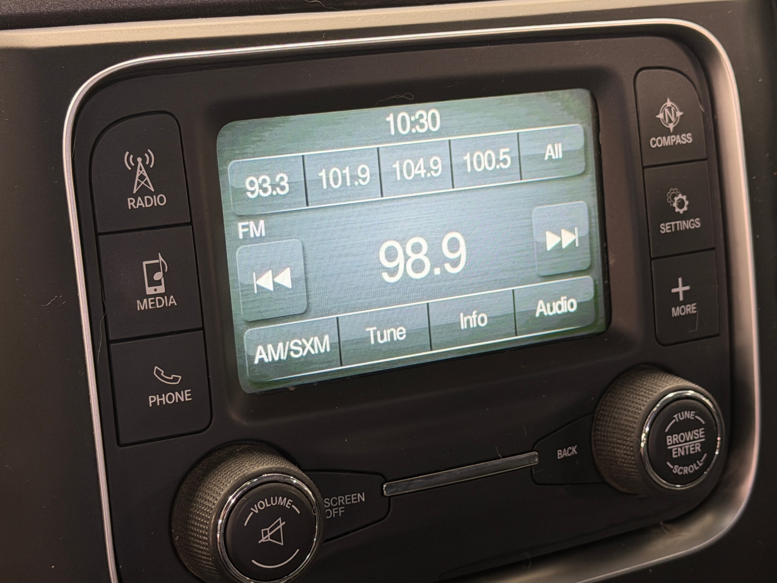 Thumbnail: 2020 RAM 1500 Classic - 3
