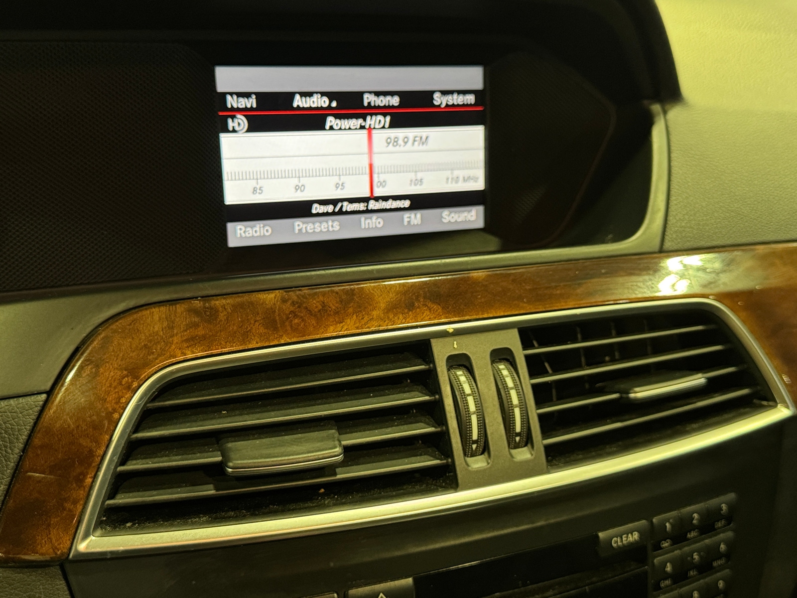 Thumbnail: 2014 Mercedes-Benz C-Class - 3