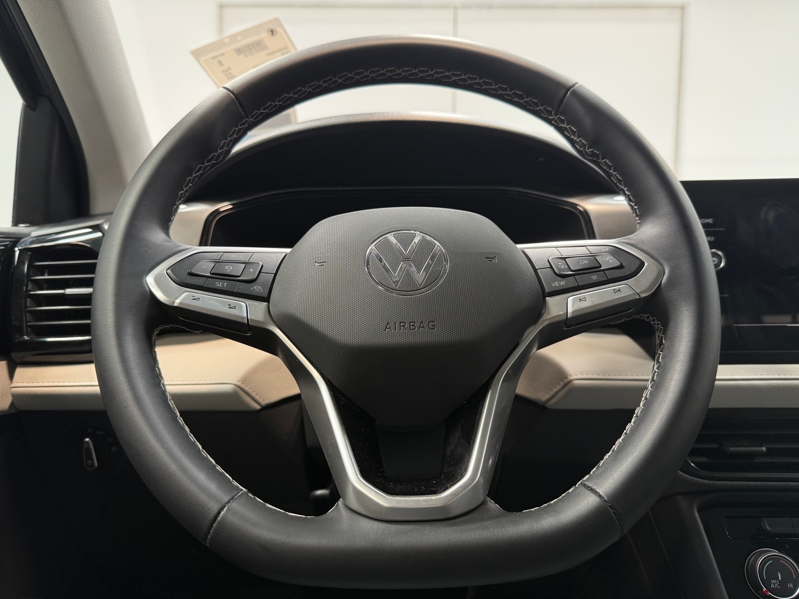 Thumbnail: 2025 Volkswagen Taos - 5