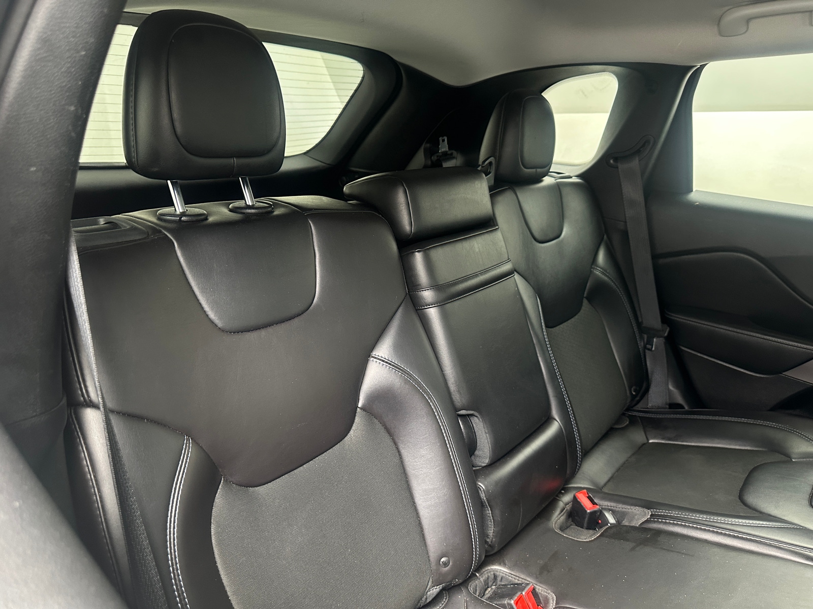 Thumbnail: 2019 Jeep Cherokee - 6