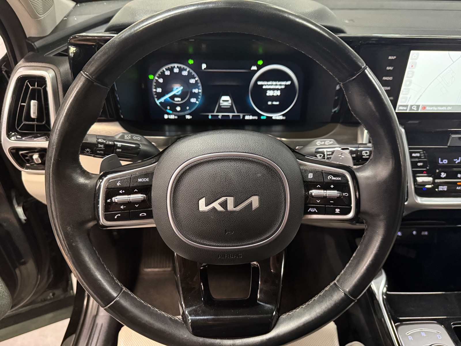 Thumbnail: 2023 Kia Sorento - 4