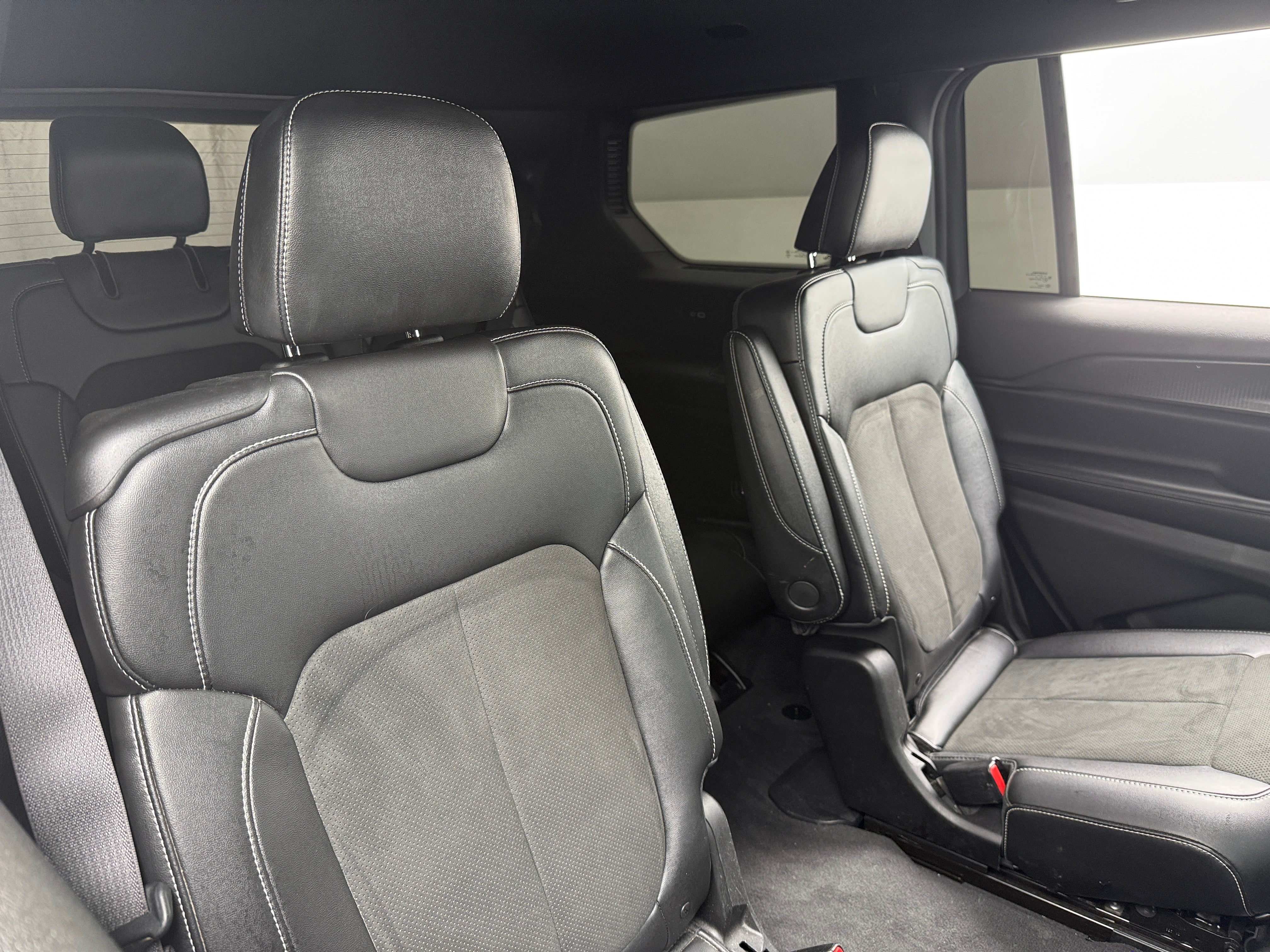 2023 Jeep Grand Cherokee L Altitude - Photo 8