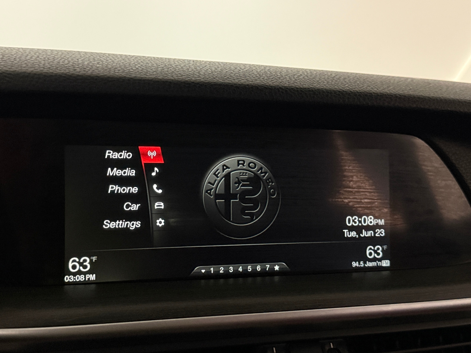 Thumbnail: 2019 Alfa Romeo Stelvio - 3