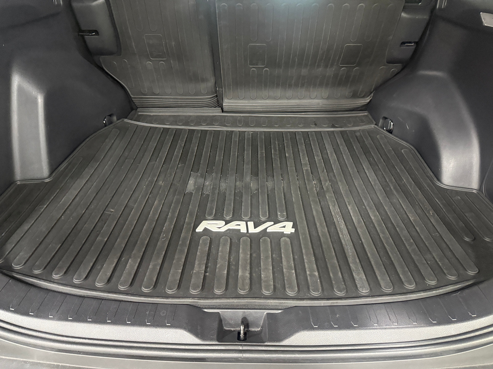 Thumbnail: 2021 Toyota RAV4 - 7