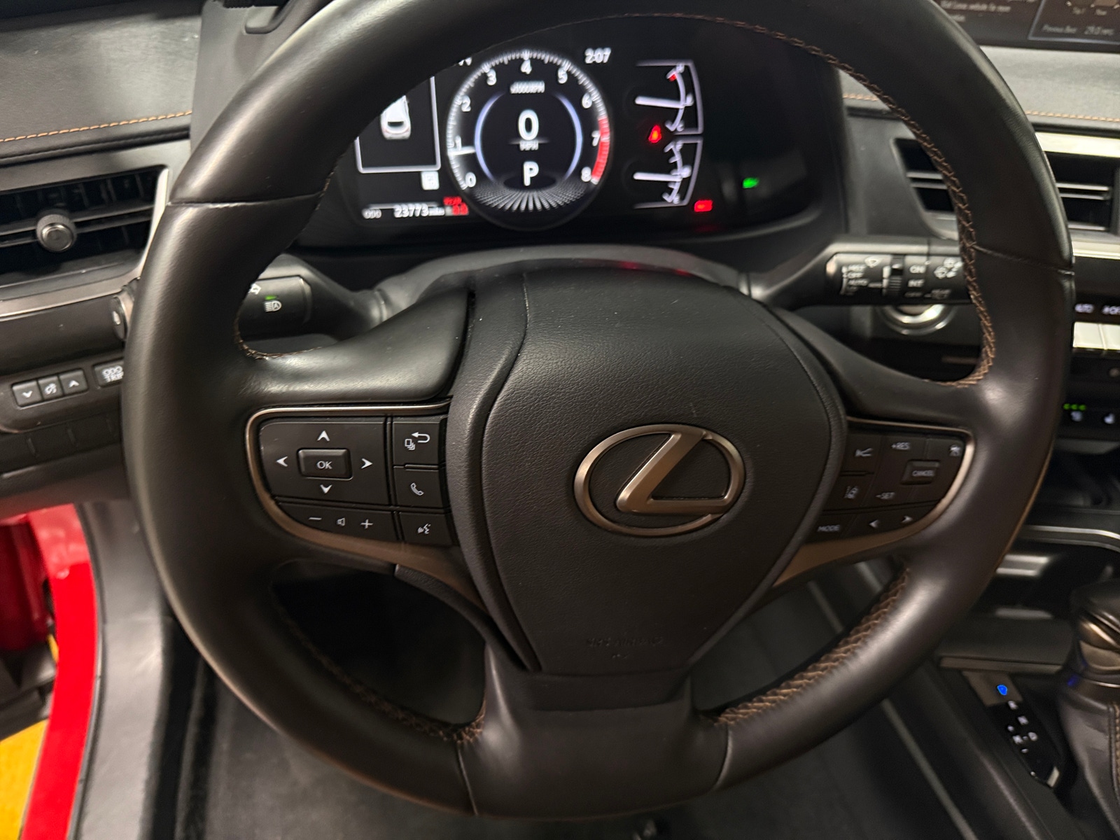 Thumbnail: 2022 Lexus UX - 4