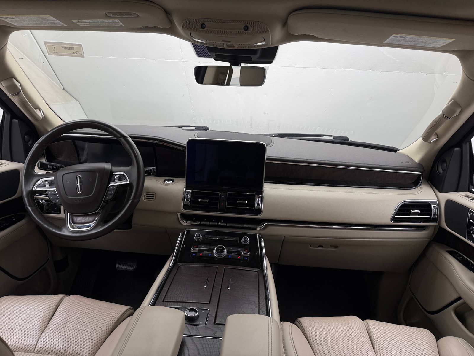 Thumbnail: 2019 Lincoln Navigator L - 2