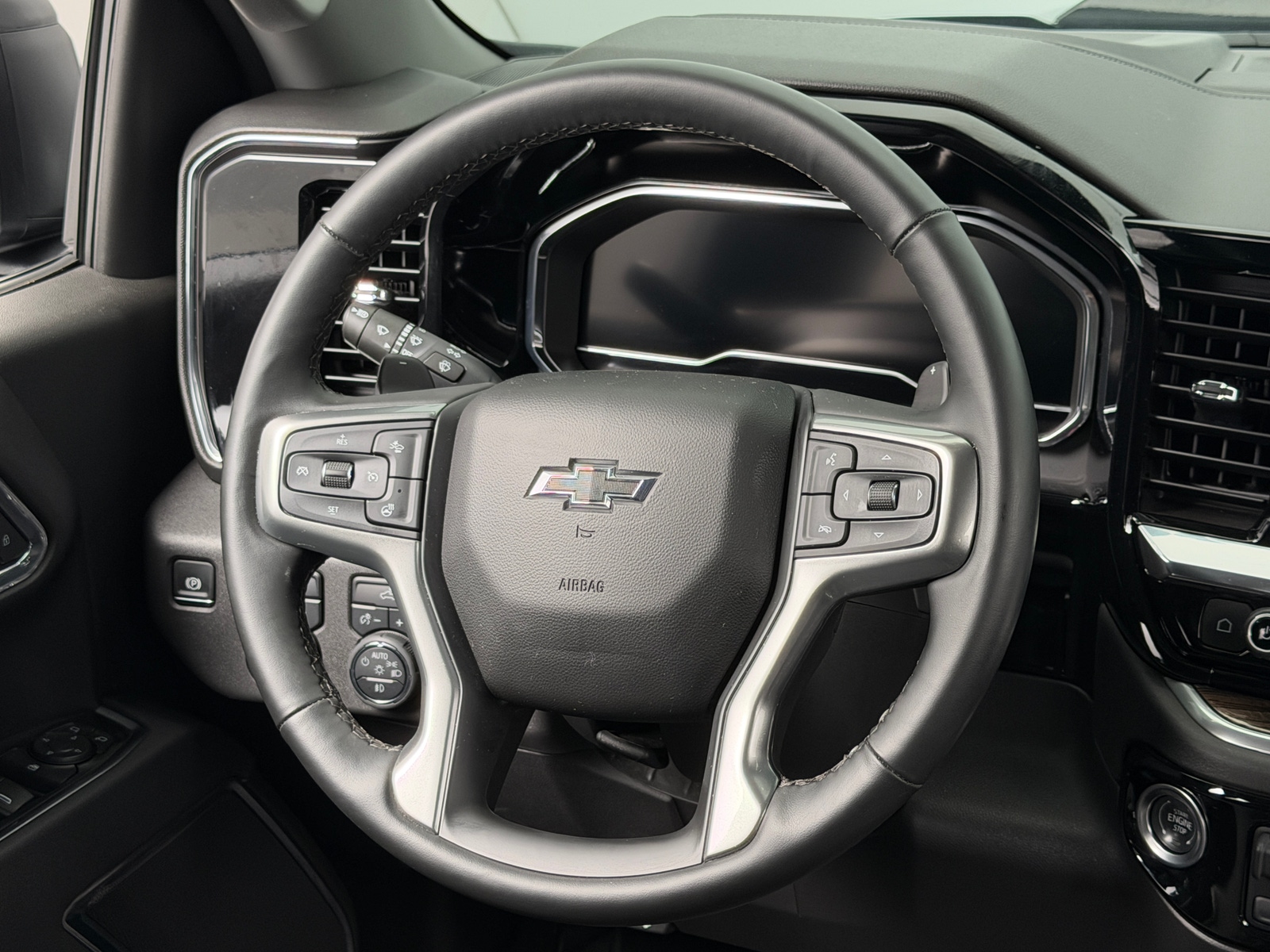 Thumbnail: 2025 Chevrolet Silverado 1500 - 5