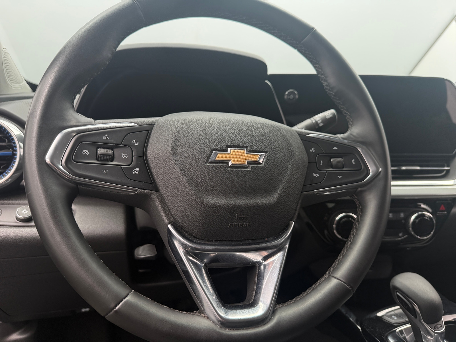 Thumbnail: 2025 Chevrolet Trax - 5