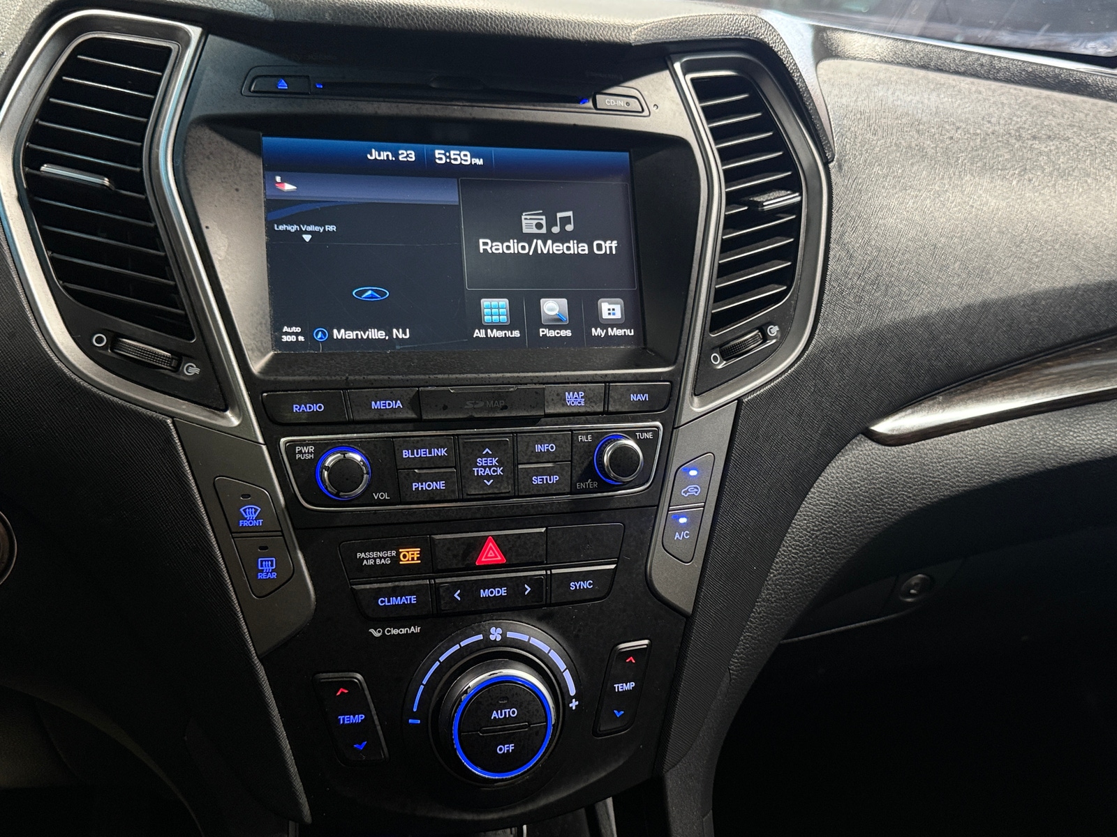 Thumbnail: 2017 Hyundai Santa Fe - 3
