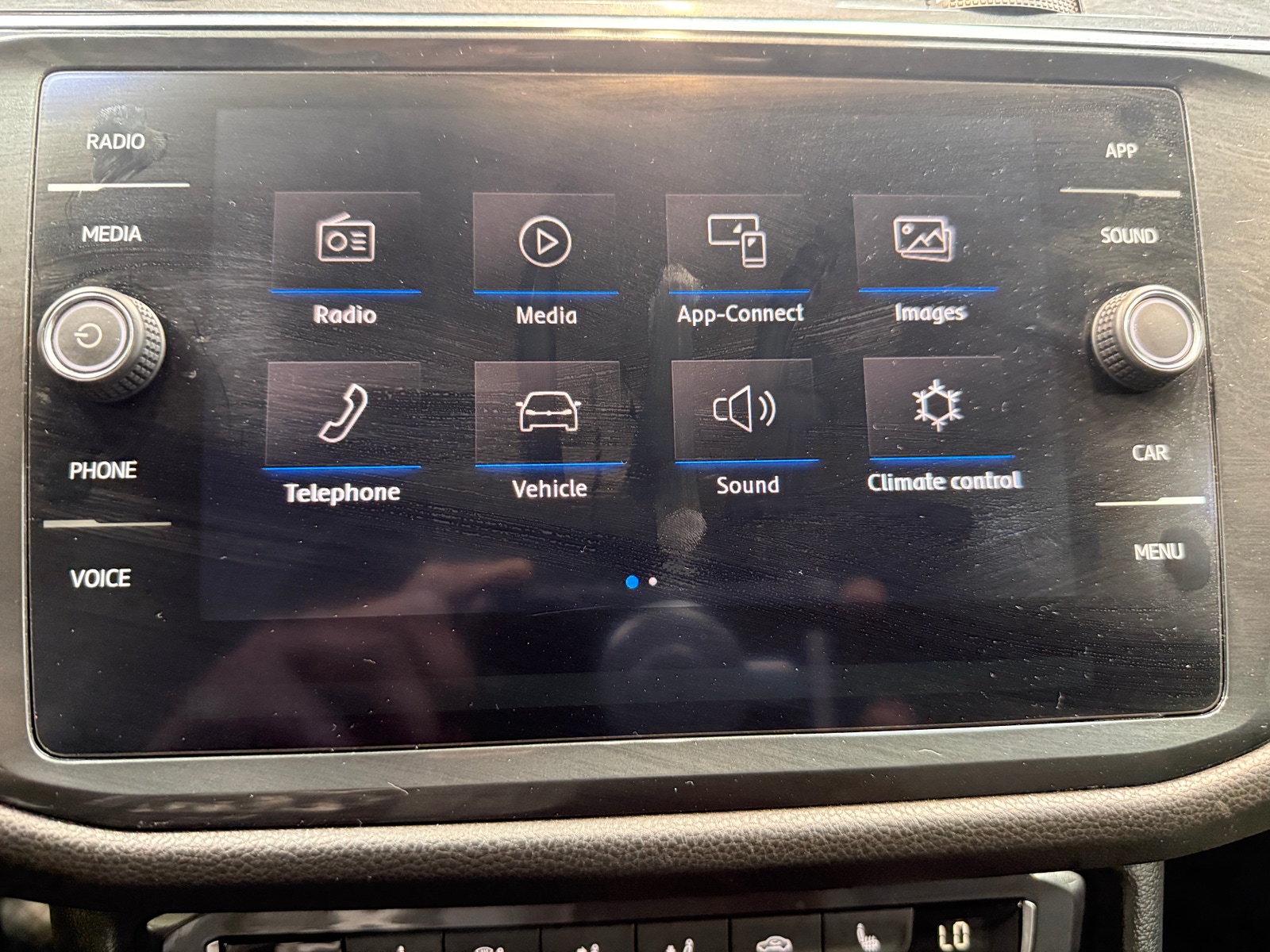 Thumbnail: 2020 Volkswagen Tiguan - 3