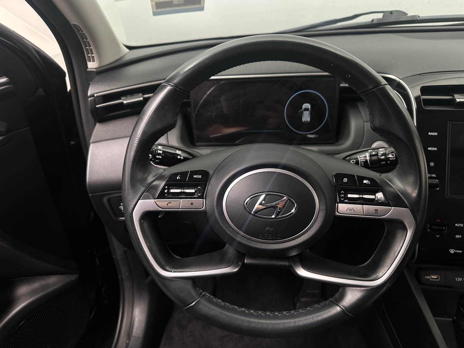 Thumbnail: 2022 Hyundai Tucson - 5