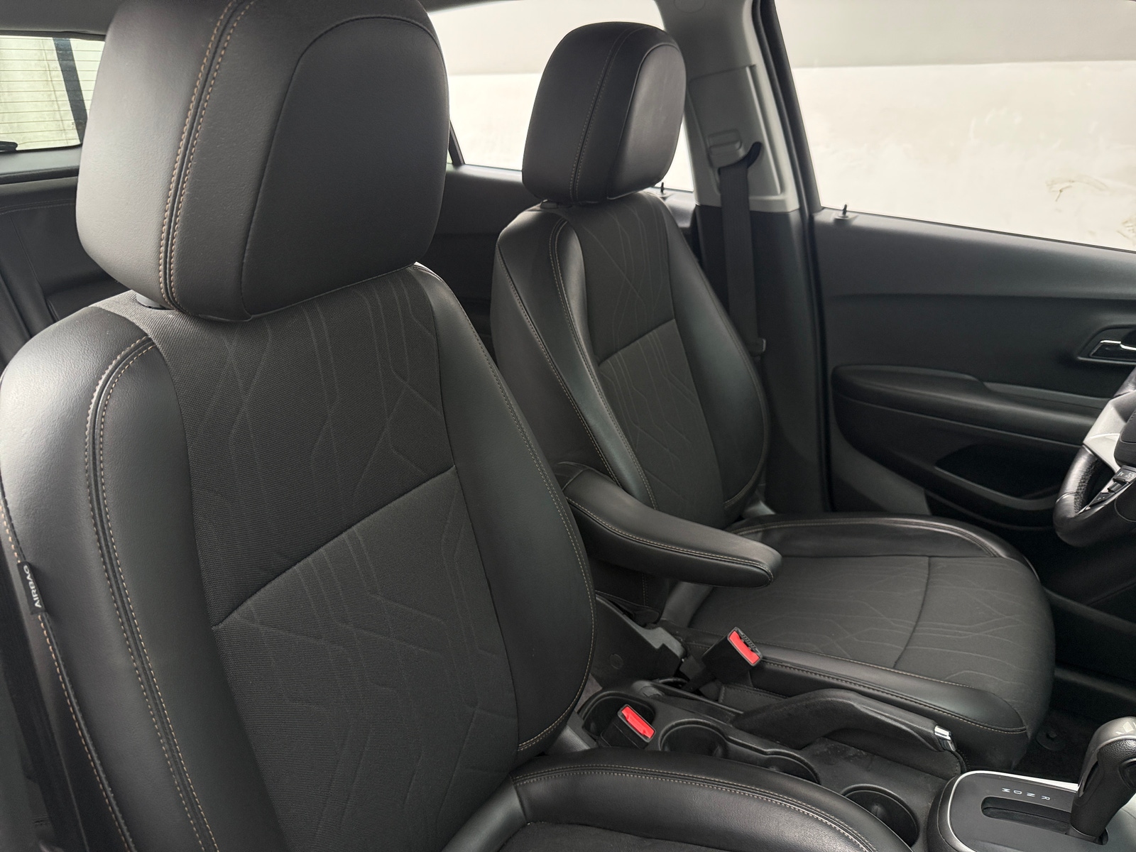 Thumbnail: 2022 Chevrolet Trax - 2