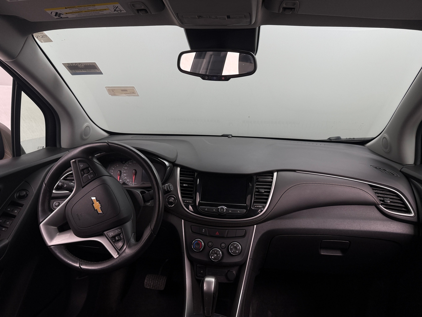 Thumbnail: 2022 Chevrolet Trax - 3