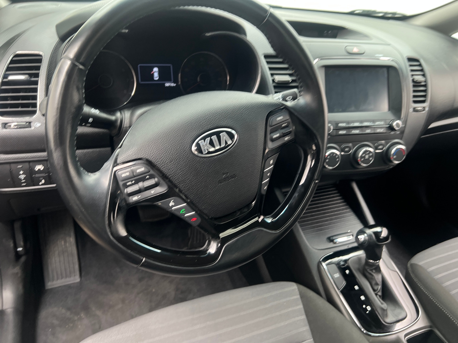 Thumbnail: 2017 Kia Forte - 5