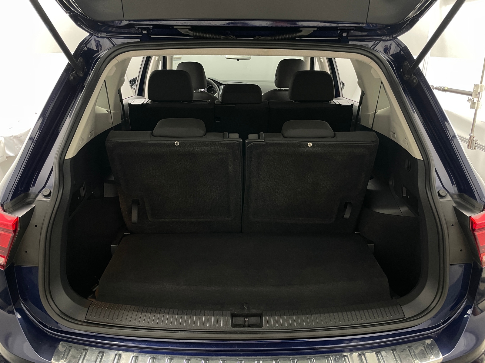 Thumbnail: 2021 Volkswagen Tiguan - 7