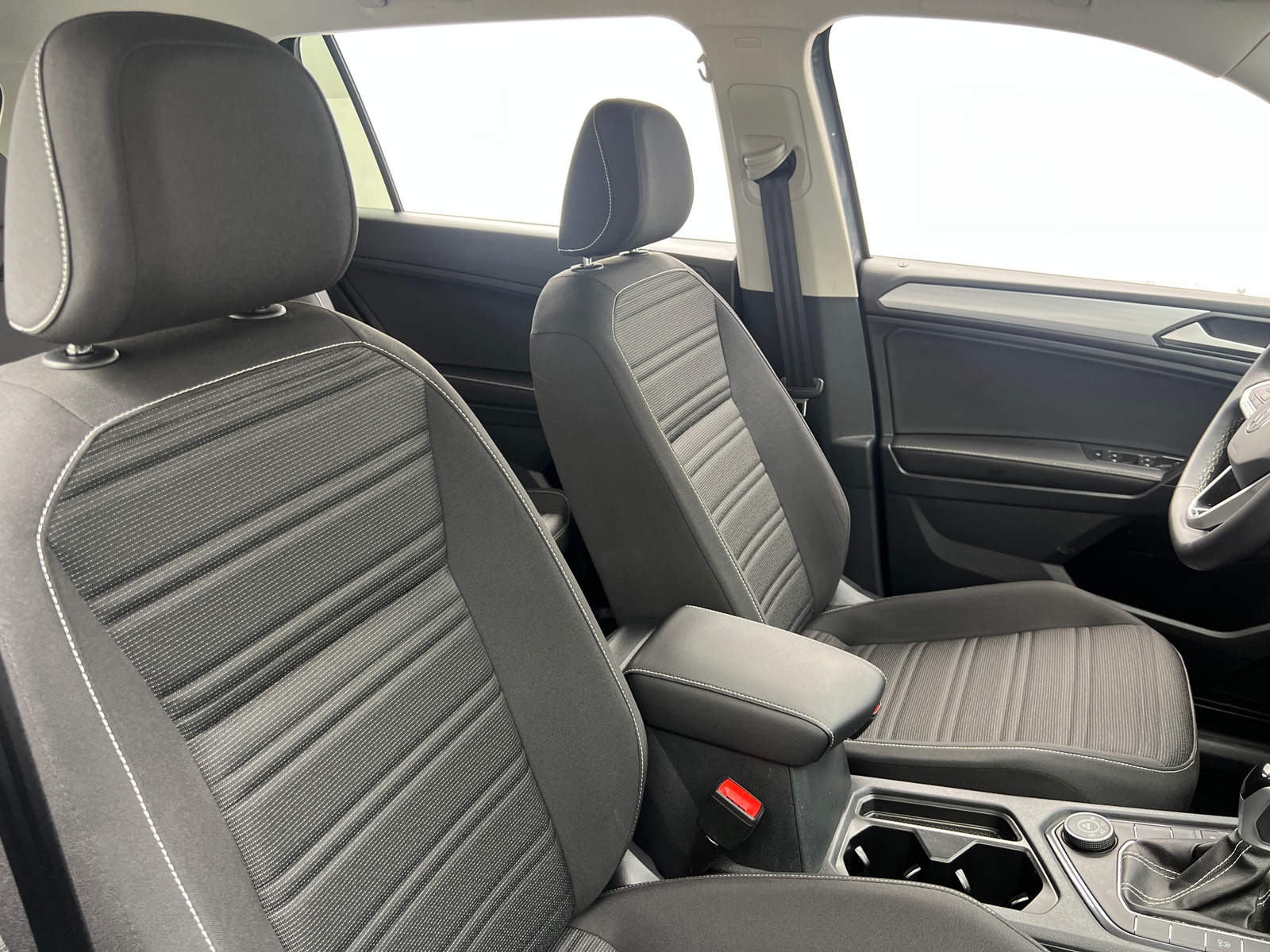 Thumbnail: 2024 Volkswagen Tiguan - 2