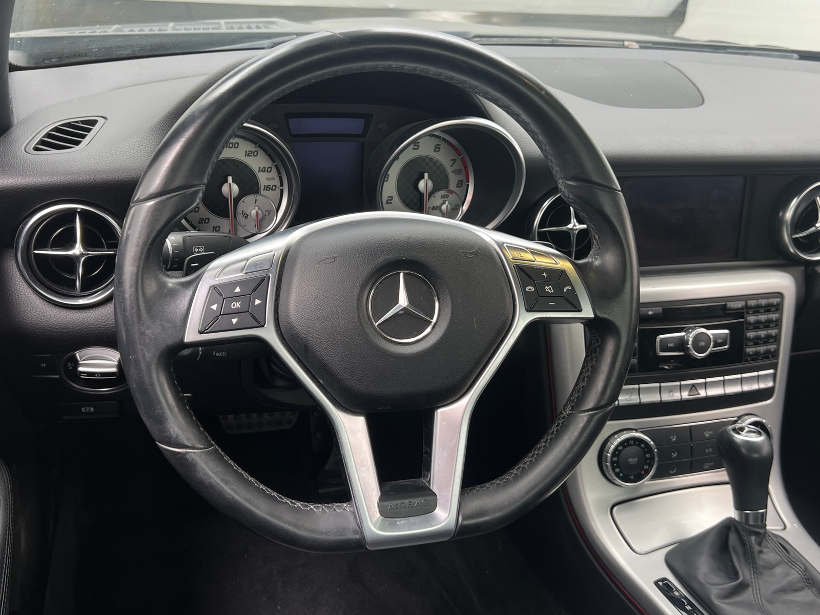 Thumbnail: 2014 Mercedes-Benz SLK - 4