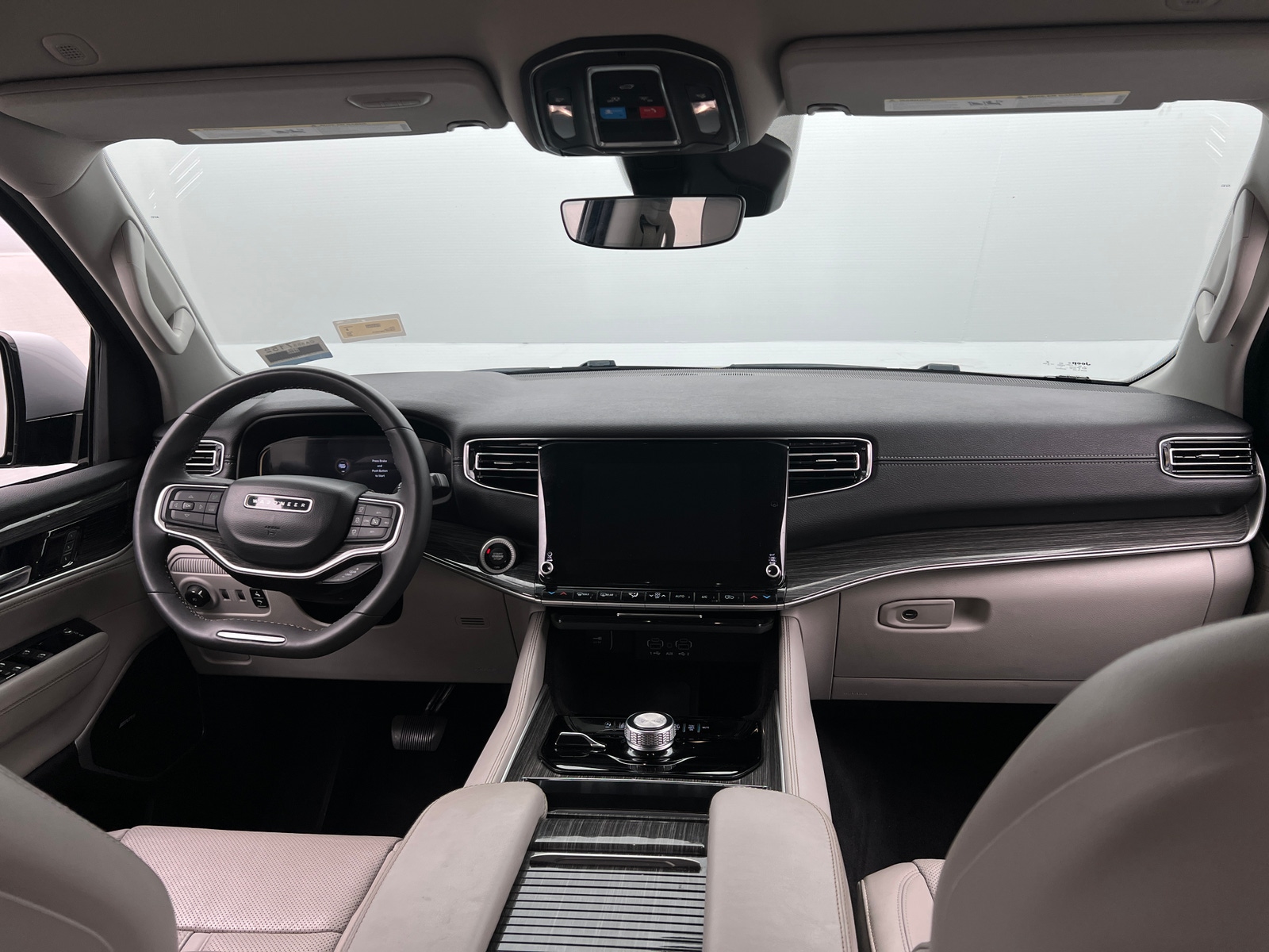 Thumbnail: 2022 Jeep Wagoneer - 2