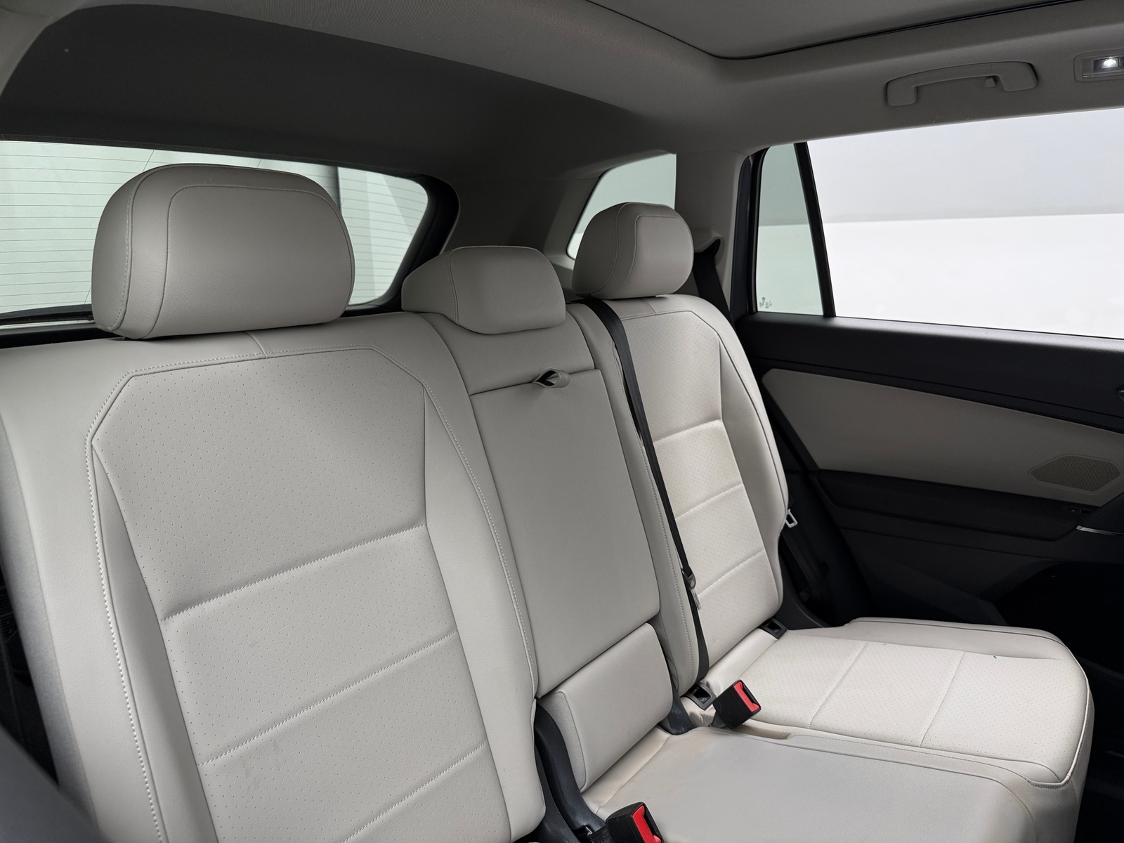 Thumbnail: 2018 Volkswagen Tiguan - 5