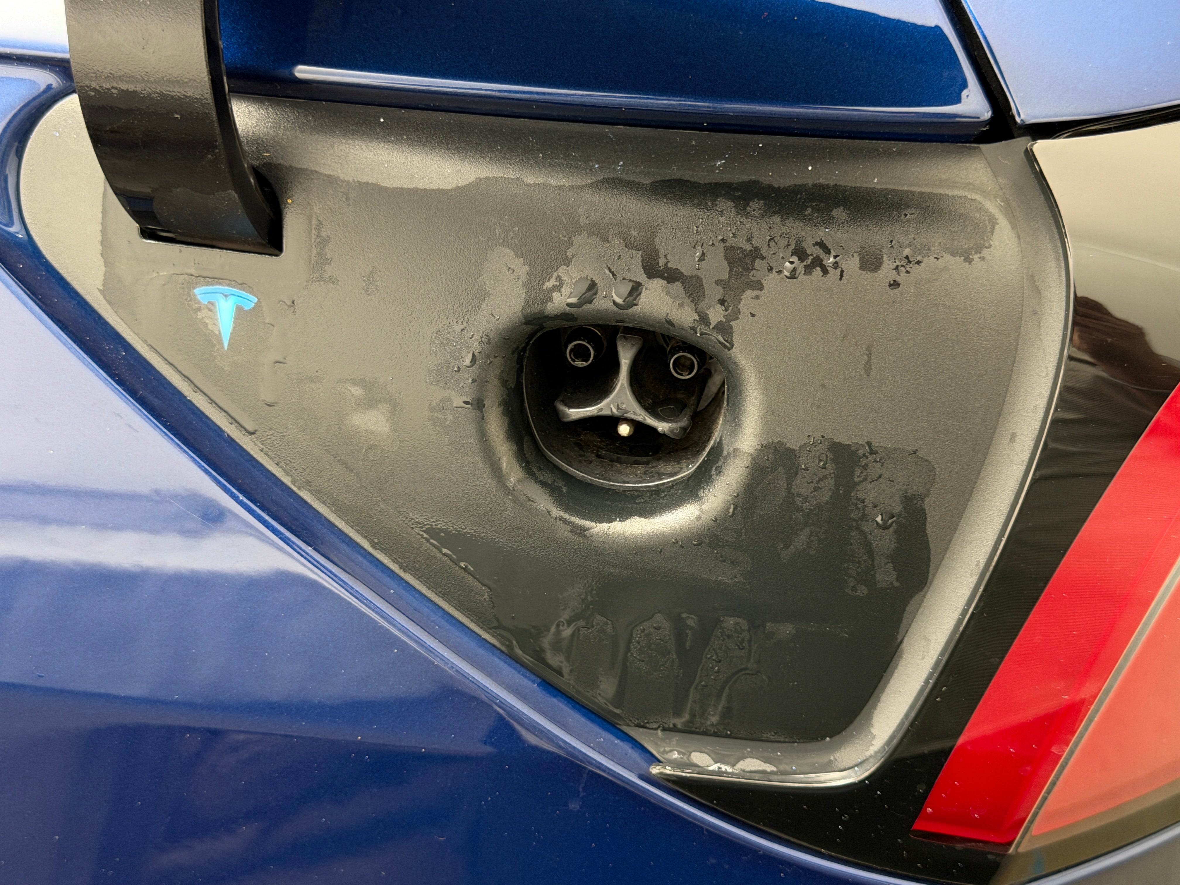 Used 2025 Tesla Model Y Performance with VIN 7SAYGDEF0SA346721 for sale in Oak Creek, WI